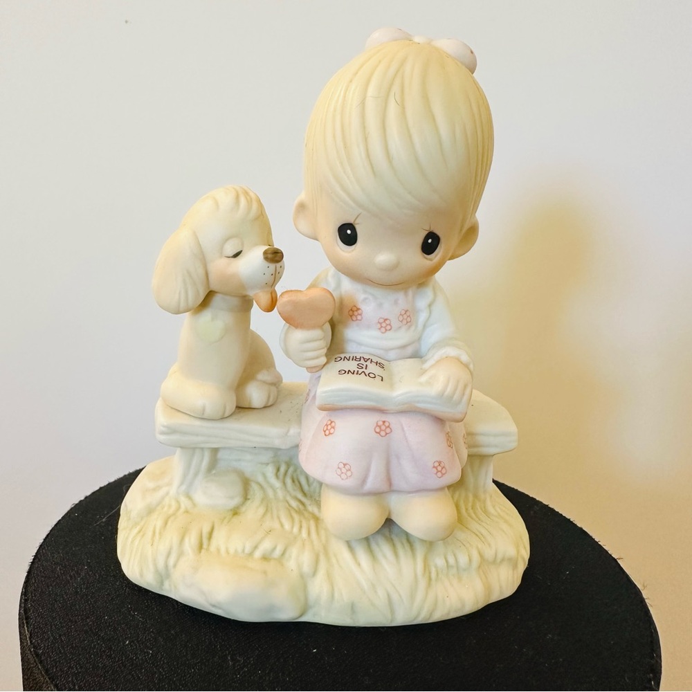 Precious Moments - Loving Is Sharing 1979 E-3110/G